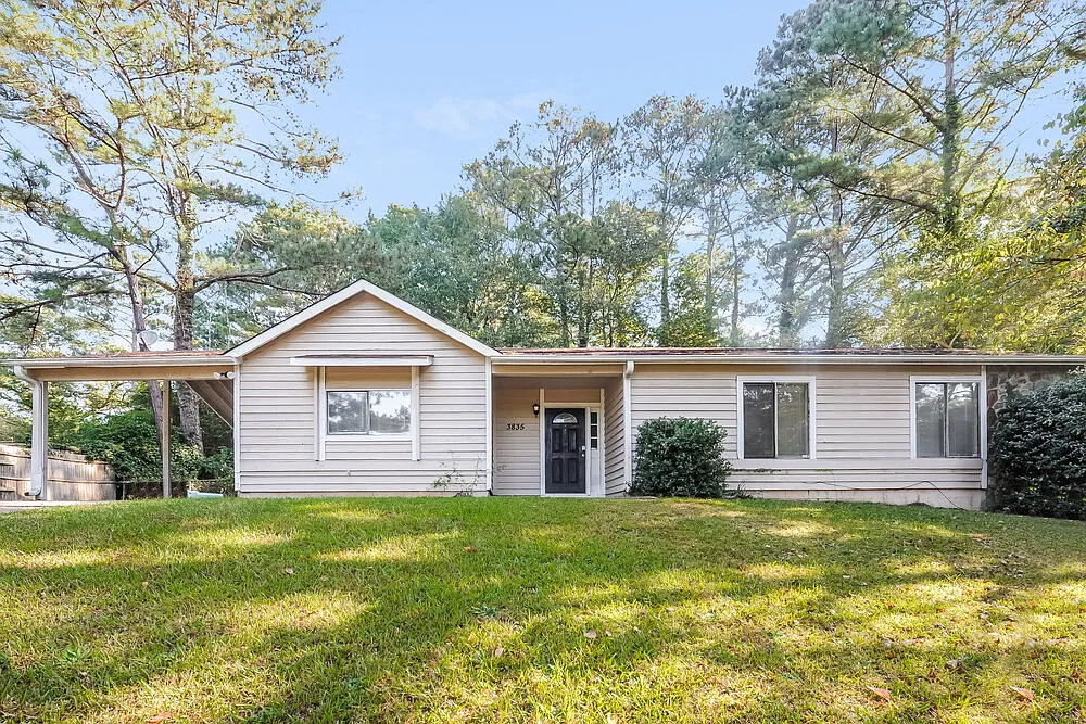 3 bed, 2.0 bath, 1290 sqft, $1,690 — Photo 1