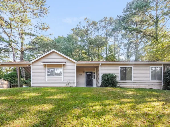 3835 Scarsborough Dr, Lawrenceville, GA 30044