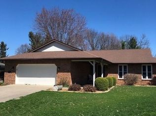 1324 Wood Mill Dr, Springfield, IL 62704