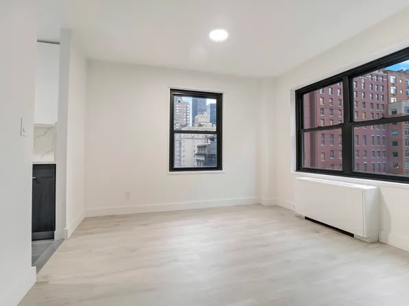 120 East 34th Street image 8 of 16