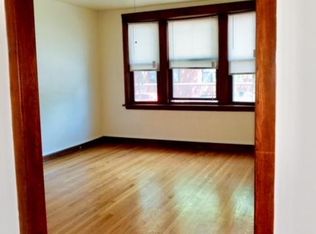 1947 W Berteau Ave, Chicago, IL 60613