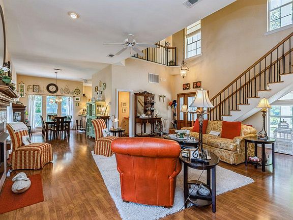5th image of 4302 Hidden Lakes Dr