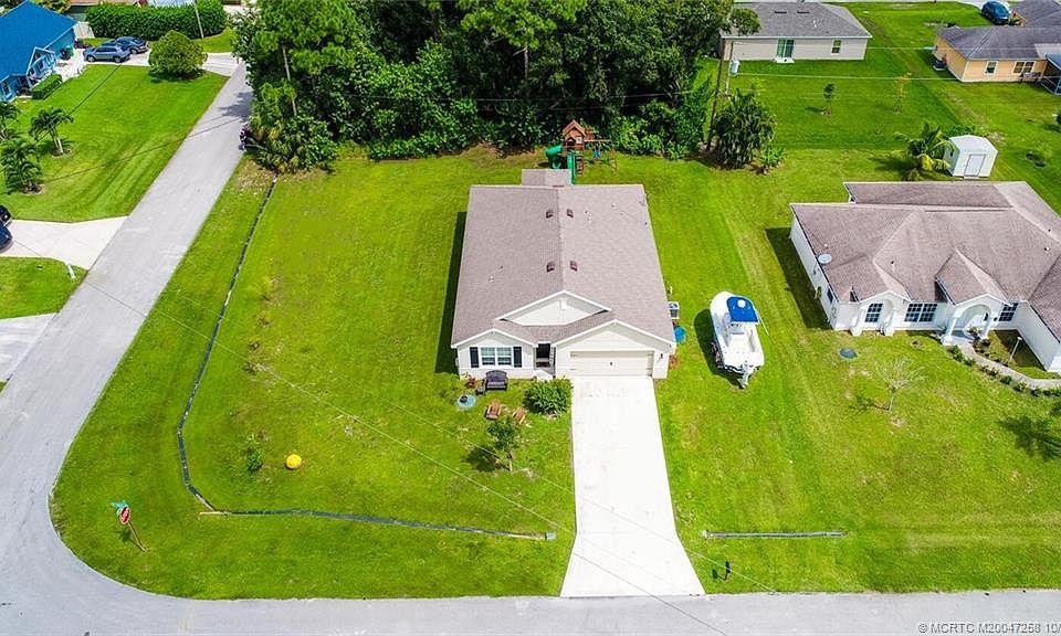 1st image of 991 SW Fable Ave