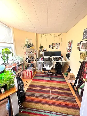 Cameron Ave — Photo 10