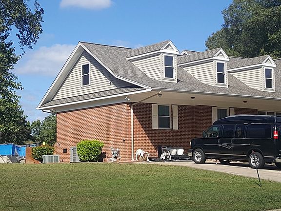 3rd image of 21 Arline Dr