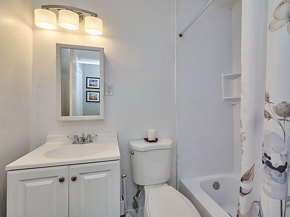 2nd image of 790 Hyde Park Ave APT 24