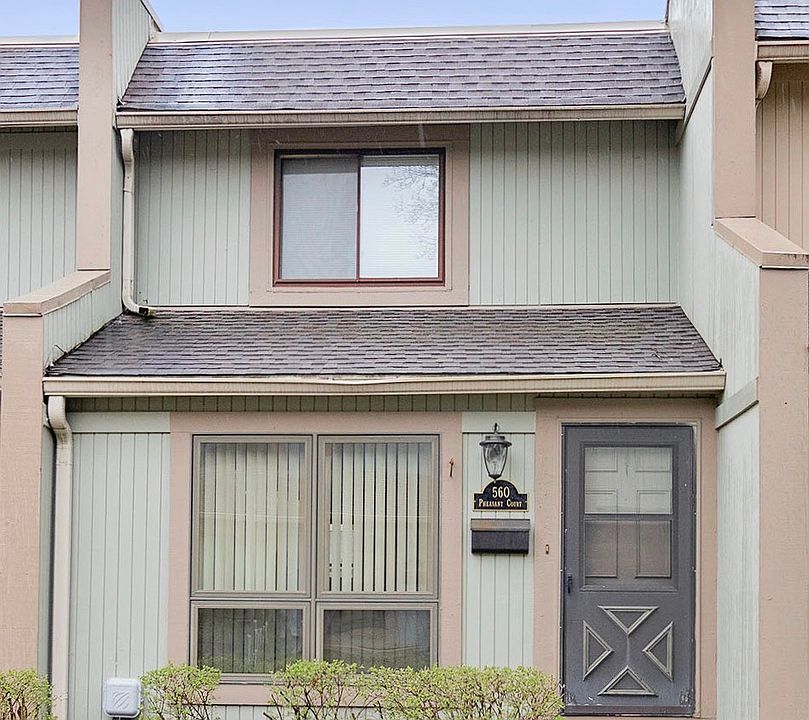 1st image of 560 Pheasant Ct