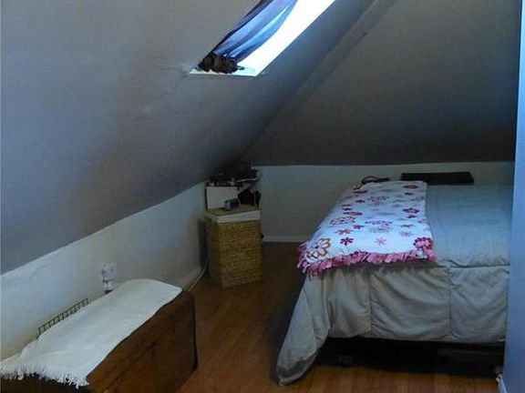 5th image of 157 Beach 122nd St APT 7