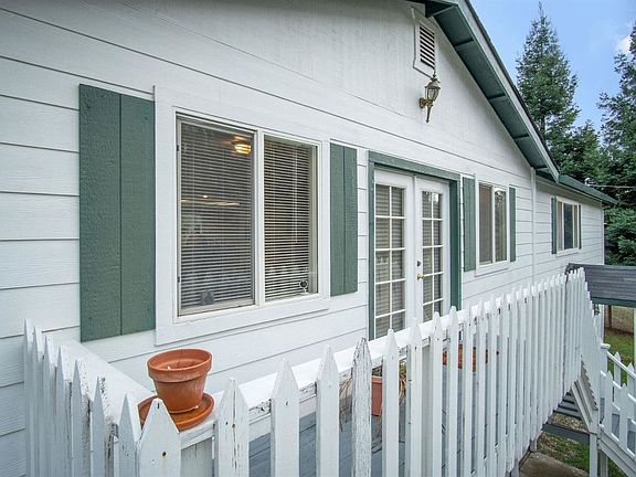 4th image of 15857 Annie Dr