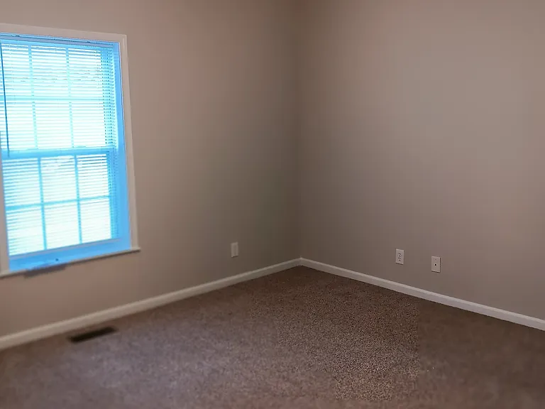 809 Walnut St — Photo 3