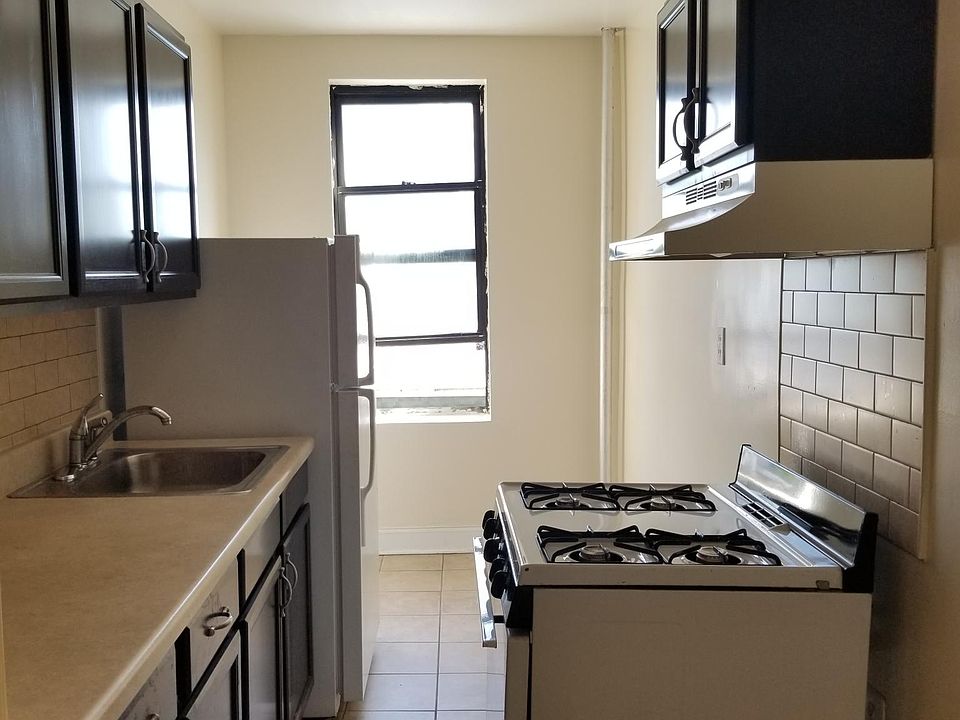 2nd image of 3273 Parkside Pl APT 5A