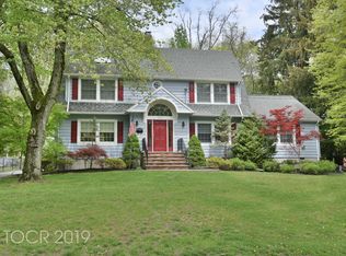 240 Brookside Ave, Allendale, NJ 07401