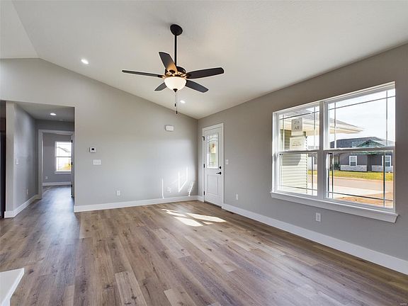 4th image of 144 La Vista Dr