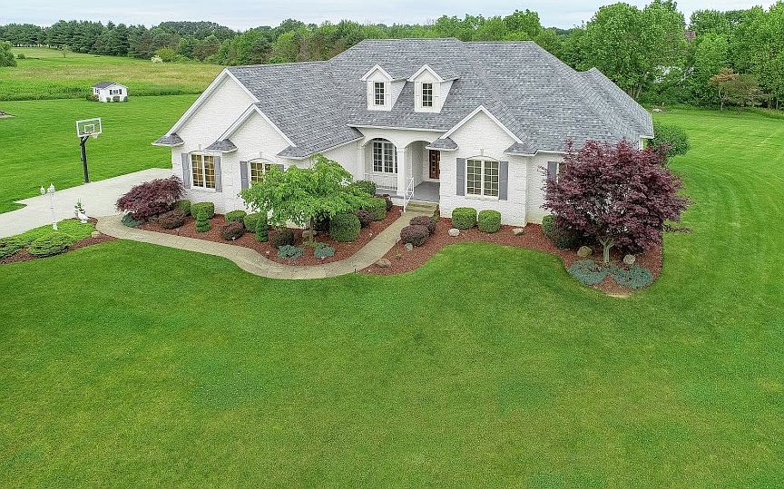 1st image of 245 Longview Cir