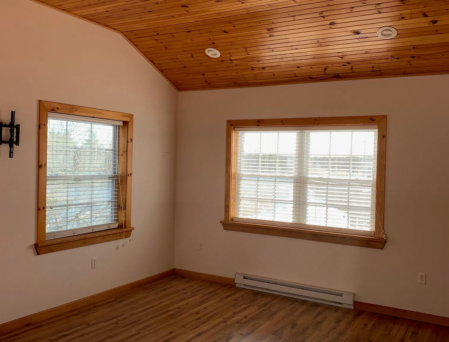 2 bed, 1500 sqft, $1,950 — Photo 3