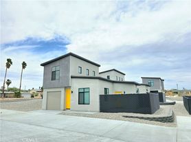 5967 Bagley Ave, Twentynine Palms, CA