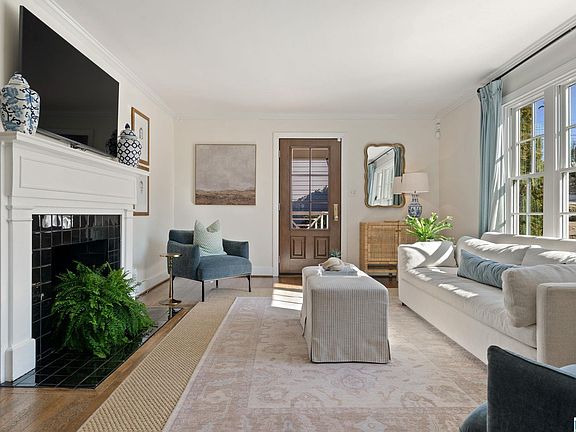 5th image of 1852 Lancaster Rd