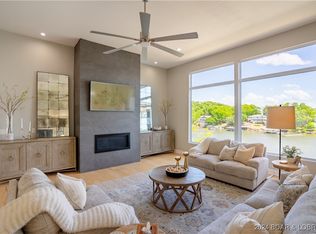 809 Sweetwater Dr, Four Seasons, MO 65049