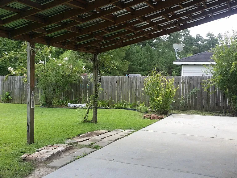 23616 Wellington Ave — Photo 23