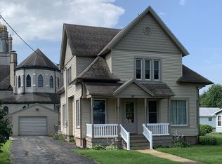 211 South St, Bradford, IL 61421