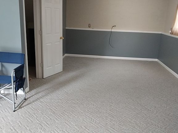 5th image of 415 Southampton Dr