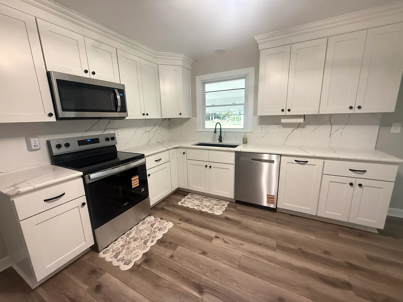 4 bed, 2356 sqft, $3,000 — Photo 3