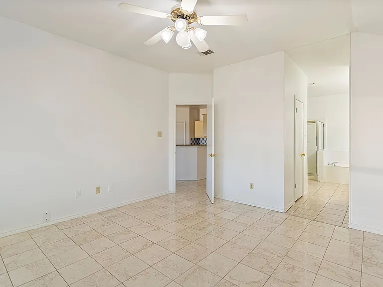 13216 Bennington Ln — Photo 16