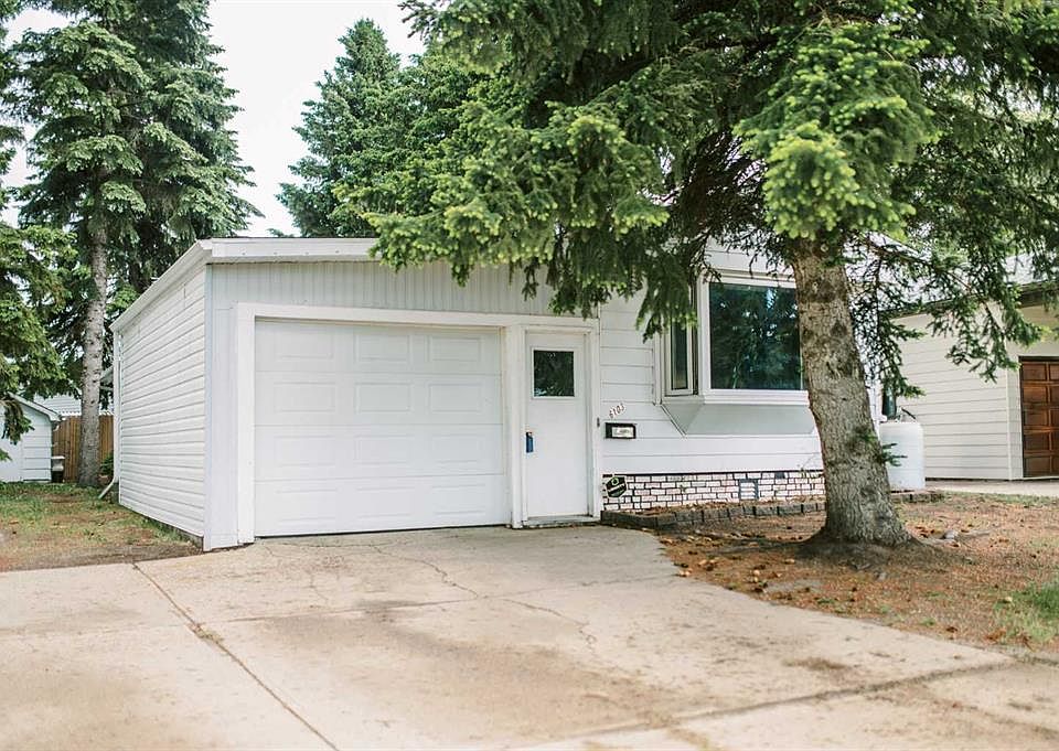 1st image of 6103 S Spruce Dr