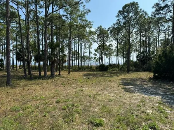 1810 Highway 98 W, Carrabelle, FL 32322