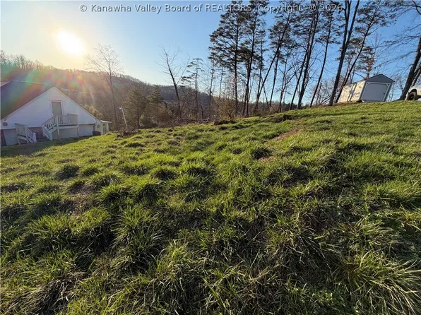 2709 Airview Dr, Charleston, WV 25302