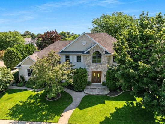 1404 Mahler Blvd, Neenah, WI 54956