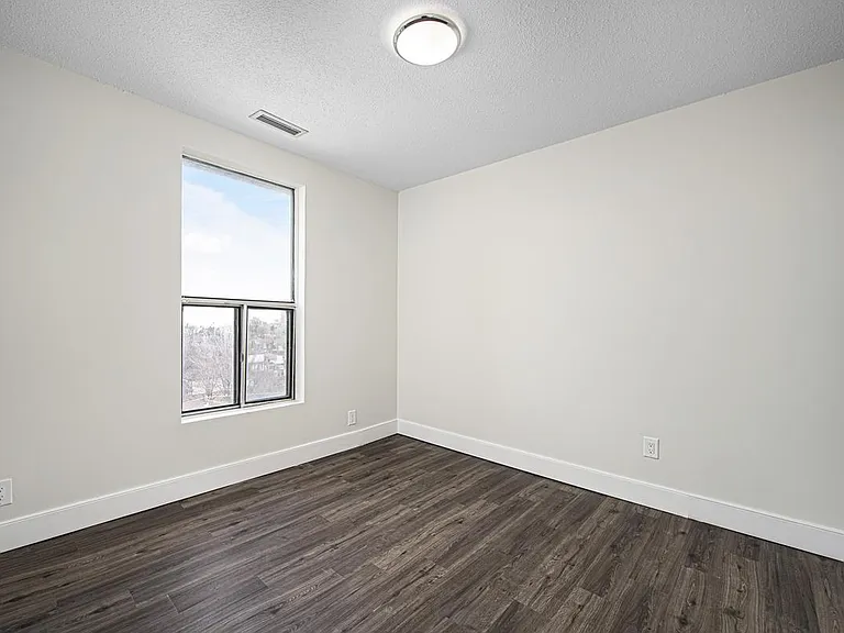 7230 Darcel Ave #365 — Photo 18