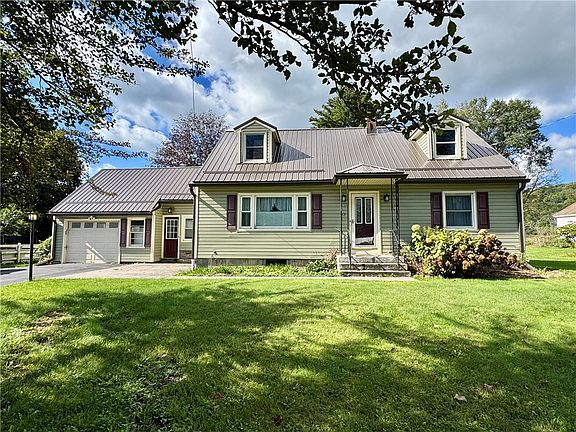 3rd image of 53 Fair St