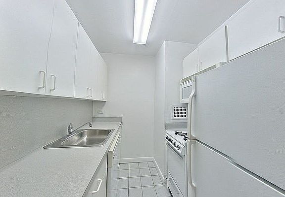 4th image of 1470 1st Ave APT 2D