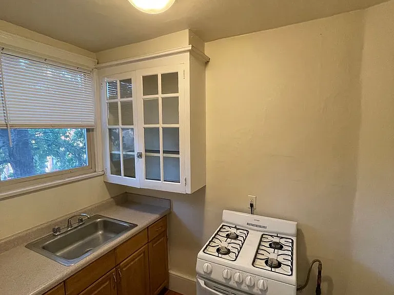 Chester Apartments — Photo 5