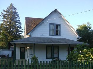 404 NE Johnson St, Myrtle Creek, OR 97457