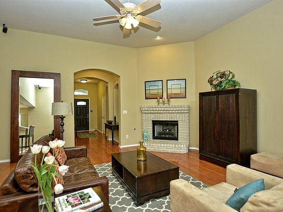 4th image of 2301 Little Elm Trl