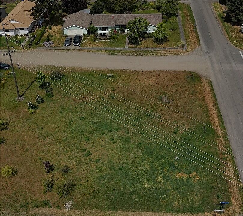 2nd image of 999999 W Maple Street