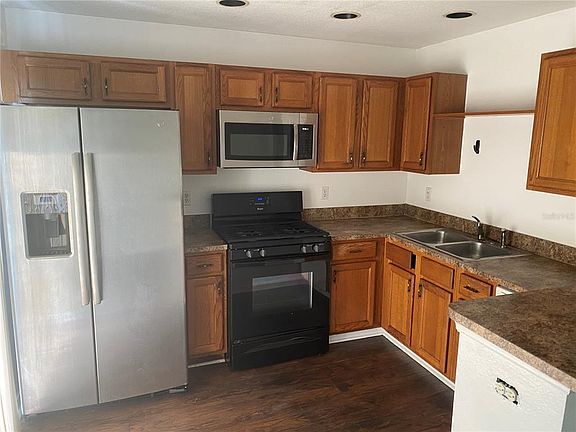 4th image of 2620 Golden Antler Ln