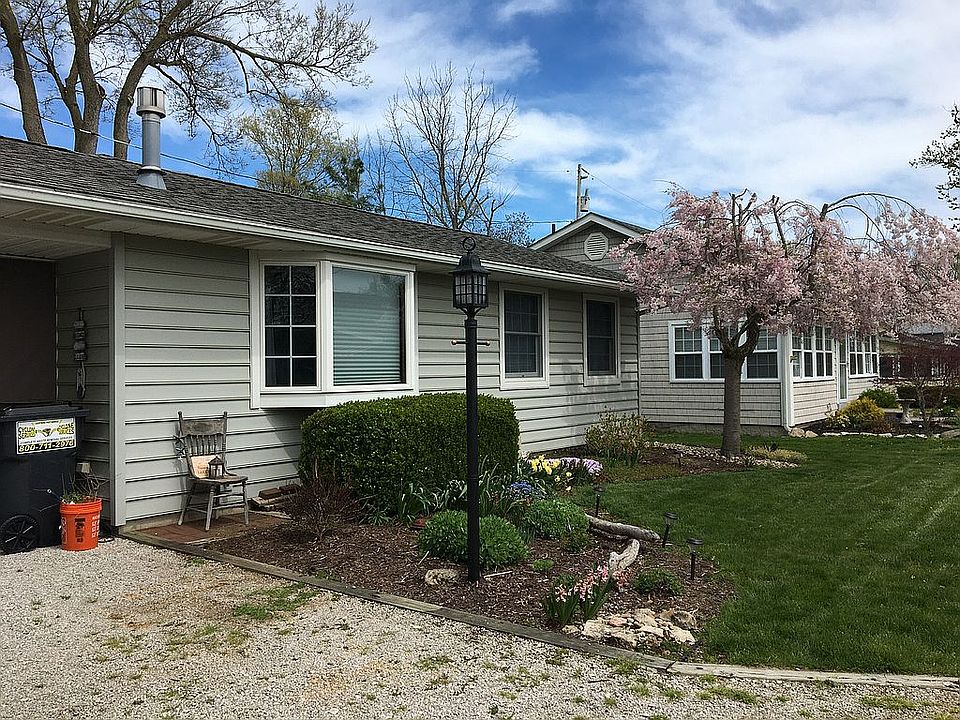 1st image of 5753 E Woodland Dr