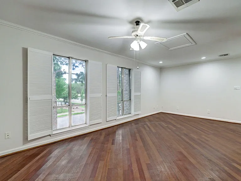 1422 Walnut Bend Ln #1/14 — Photo 10