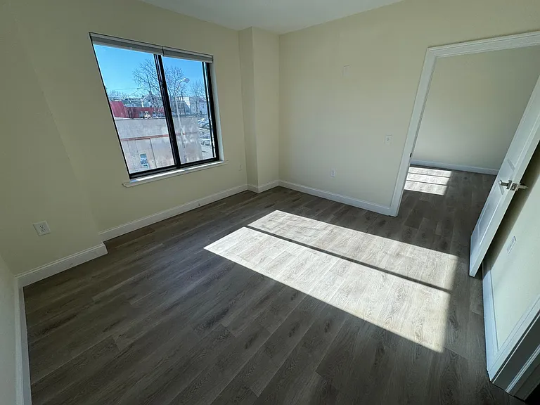 668 Communipaw — Photo 21