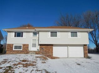 13410 Redwood St, Omaha, NE 68138