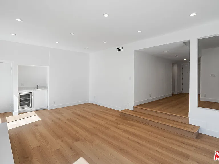 4807 Woodley Ave #309 — Photo 15