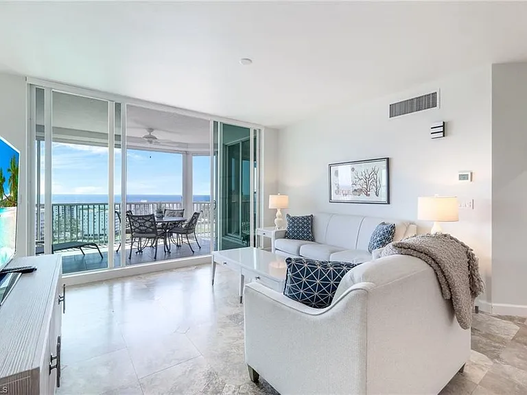 300 Dunes Blvd #5 — Photo 5