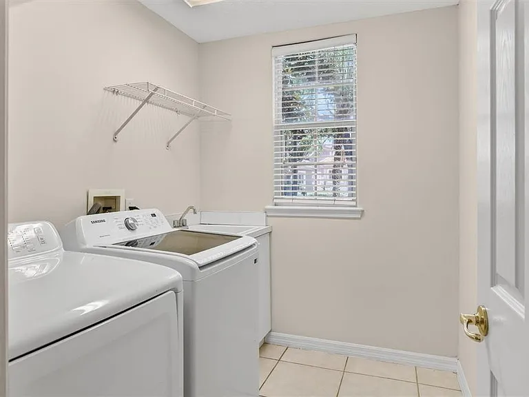 8506 Saint Marino Blvd — Photo 32