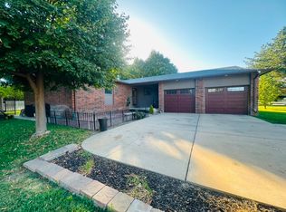 1102 Kingsbury Rd, Garden City, KS 67846