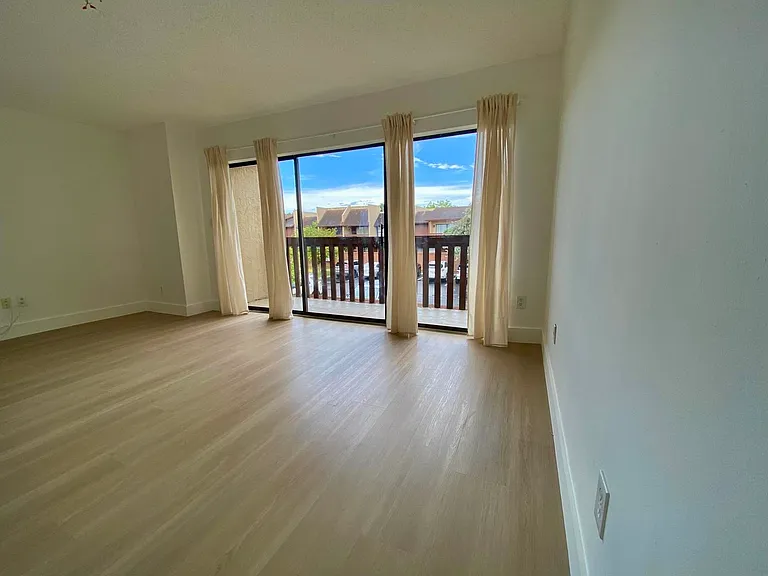 6544 SW 114th Pl #B76 — Photo 4