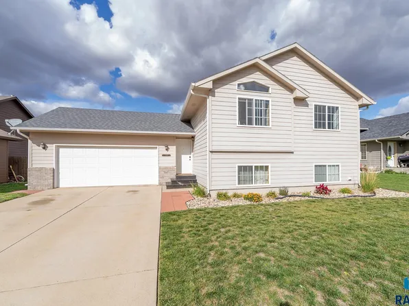 1300 E 68th St N, Sioux Falls, SD 57104