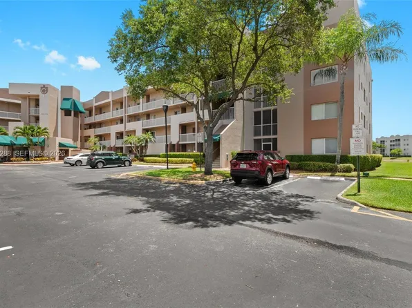 7592 Granville Dr #411, Tamarac, FL 33321